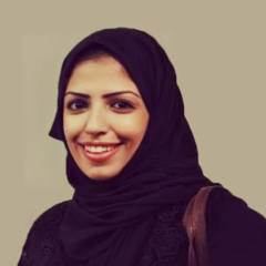 Високі стіни в'язниці