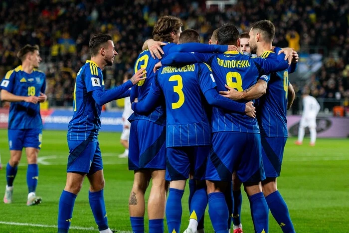 Момент матча Украина - Азербайджан