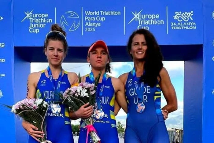 Украинская сборная по пара триатлону получила награды
