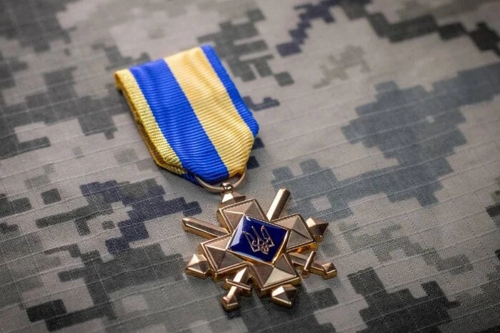 Зеленський нагородив військового на Донеччині