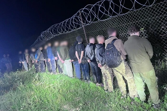 Пограничники задержали группу уклонистов