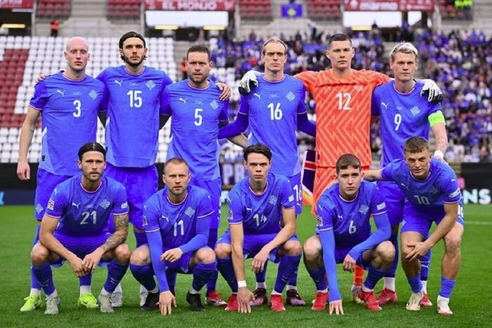 Ісландія грає в футбол проти України