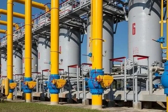 Захисні дракони охороняють газопровід