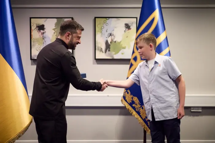 Зеленський вручає відзнаку іноземцю в Данії