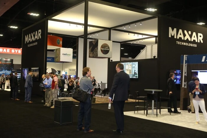 Максар показує супутниковий знімок України