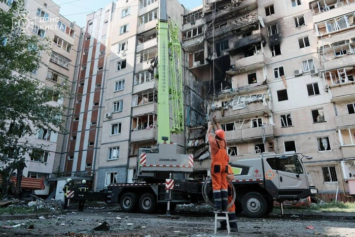 Ukrainian air defense breached by a Russian strike