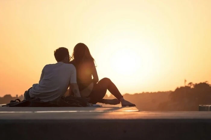 Сердца в руках: деньги на свидания