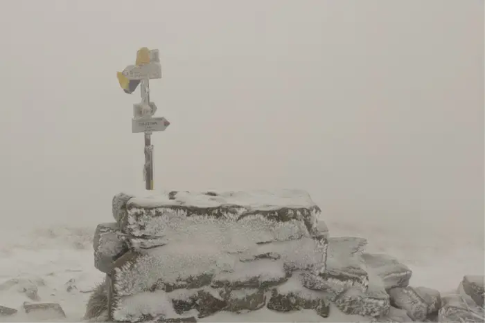 Winter on Mount Pip Ivan: rescuers recorded -3 °C