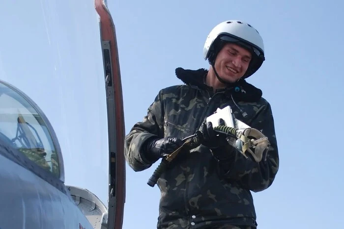 Зеленский присвоил звание Героя Украины