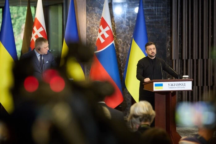 Фицо посещает КМДА и увольняет начальника транспортного департамента