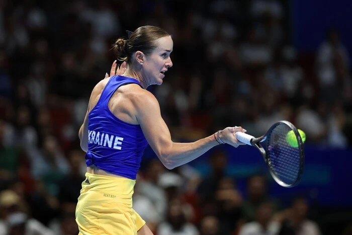 Прапор України і Кубок Біллі Джин Кінг