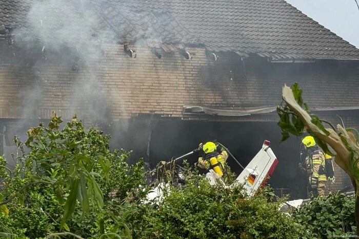 Самолет упал на дом: трагедия