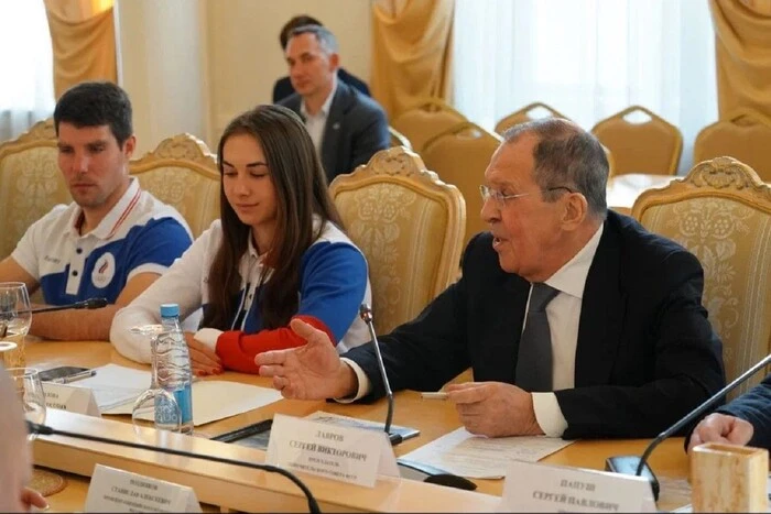 Украинский журналист спросил о Миназовой