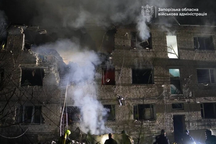 Обстріл Запоріжжя, вибухи в Криму