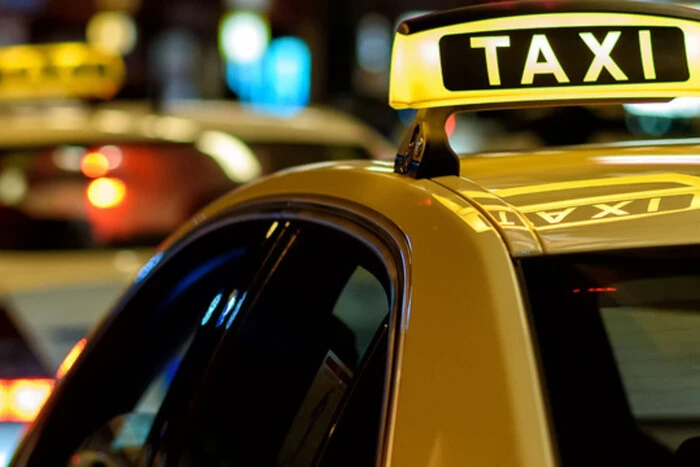 Таксист відмовився обслуговувати пасажирку