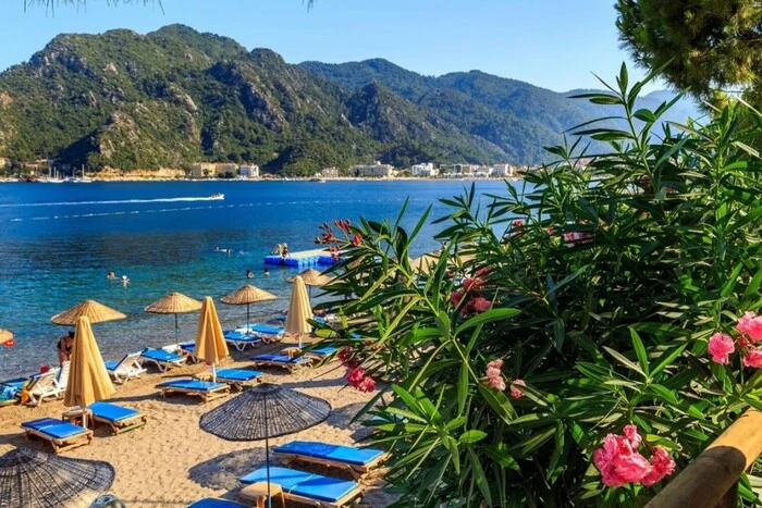 Пляжи Турции заполнены отдыхающими