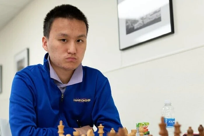 Шахматист ударил видеоператоршу и дисквалифицирован