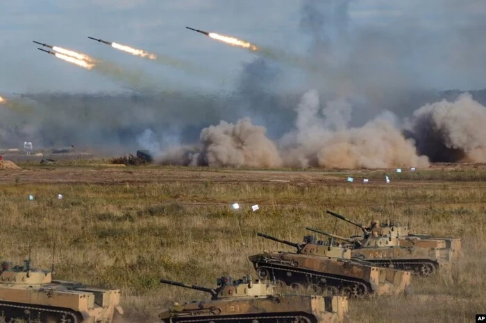 Участники военных учений России и Беларуси