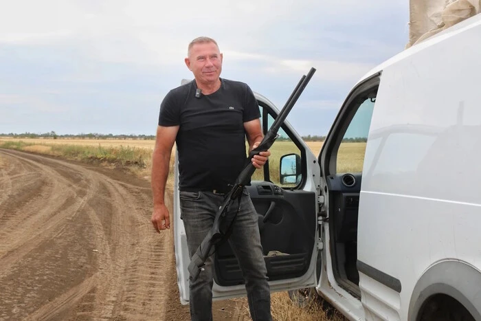 Фермер збиває російські дрони гвинтівкою