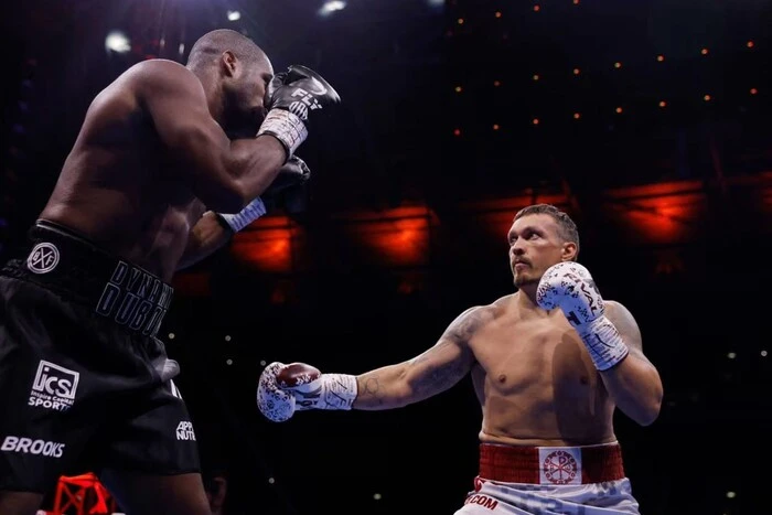 Зеленский поздравляет Усика с победой