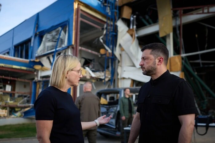 Зеленский на заводе в Мукачеве