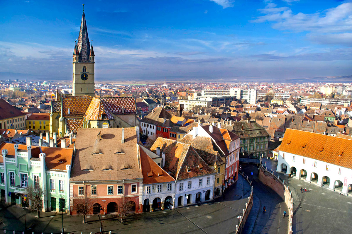 Група українських біженців перетинає кордон Румунії