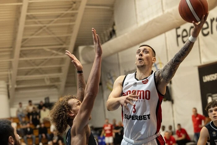 Баскетболісти збірної України на матчах в Румунії