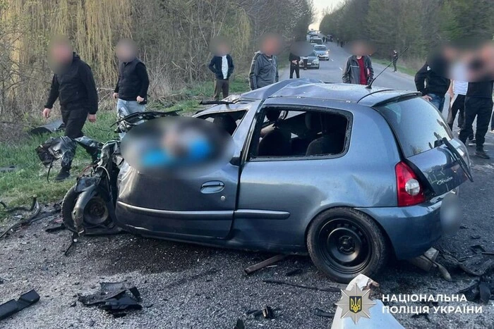 Машину розбило на Вінниччині