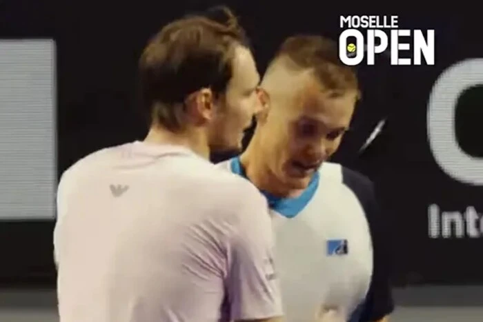 Стаховський критикує Сачка за обійми з Бубликом