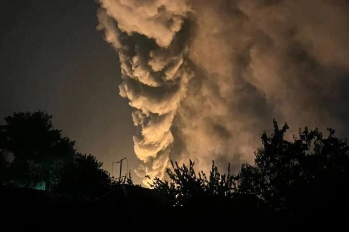 Беспилотники атакуют город Сальск в России