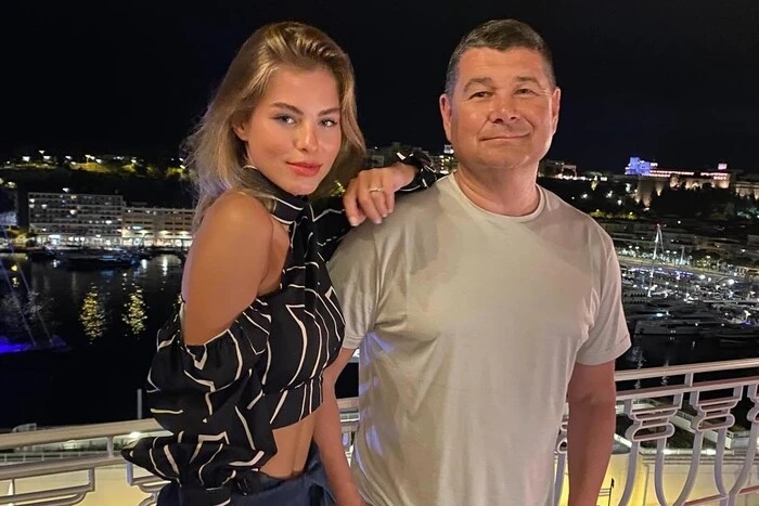 Новое лицо россиянки и дочери