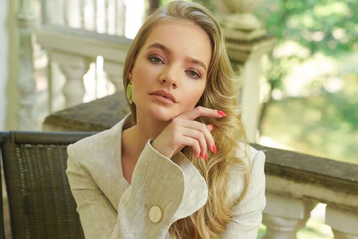 Доня Пєскова втекла з Росії