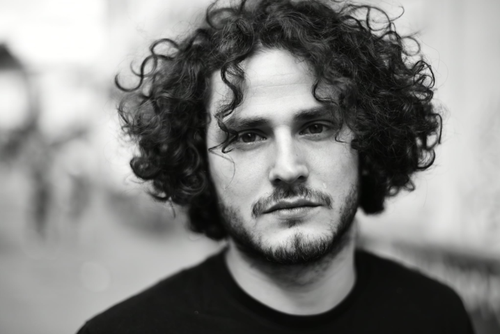 Афіша нового фільму з головним актором