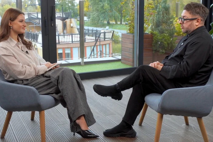 Телеведучий розповідає про свій російський паспорт