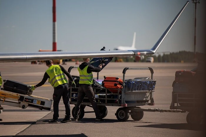 Работа аэропорта Вильнюса приостановлена – самолеты изменили маршрут