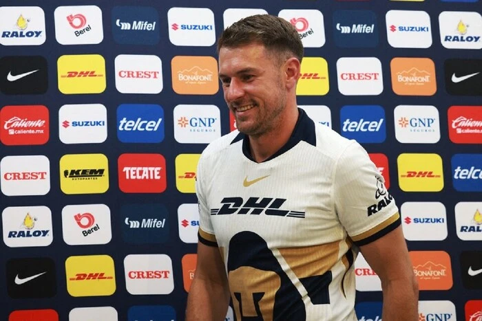 Фото валлійського футболіста з собакою