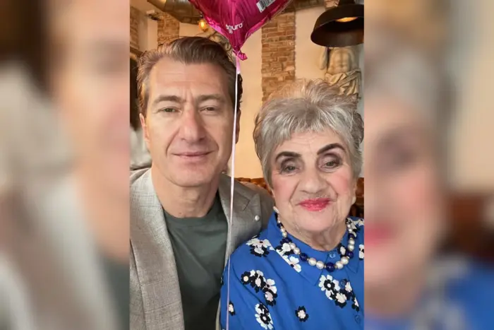 Мама Нікітіна на день народження