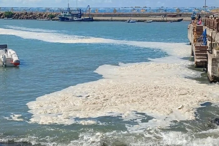 Пляж в Турции заблокирован из-за пандемии