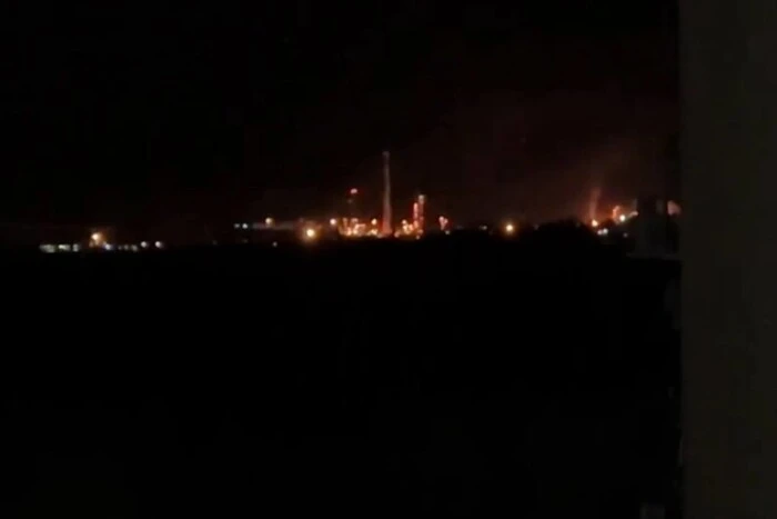 Атака безпілотників на НПЗ у Саратові