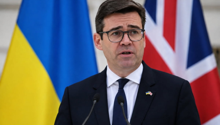 Энди Бернем на встрече в Украине
