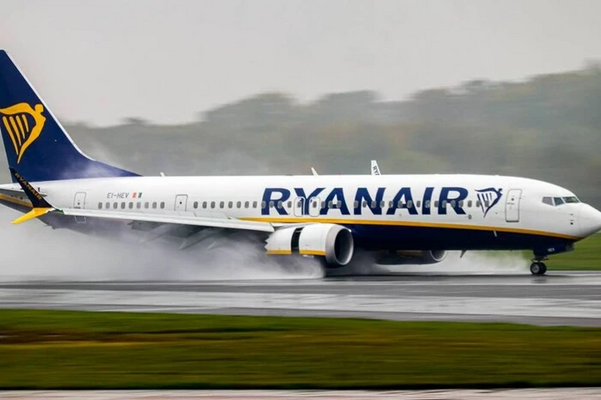 Женщина родила во время авиарейса