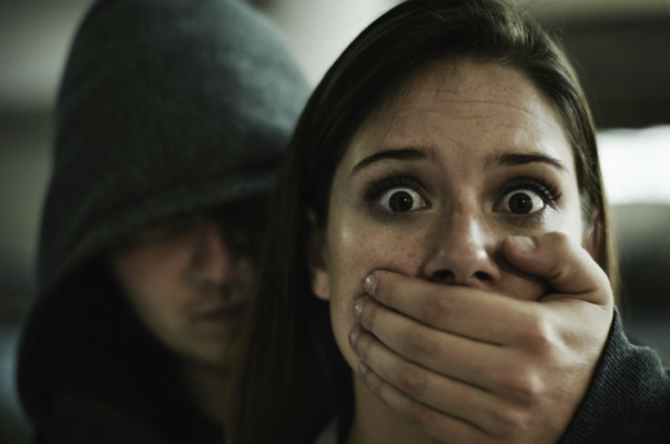 Паспорт украинца обещают обменять на красную книгу