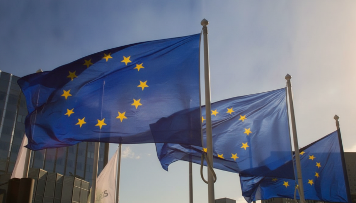 ЕС поддерживает Украину финансово