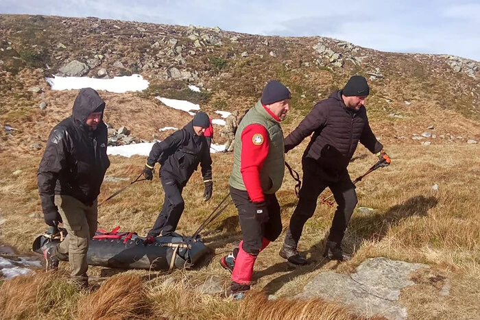 Тела двух погибших мужчин в горах