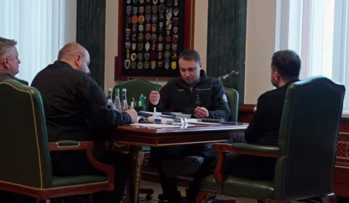 Zelensky listens to negotiators' report