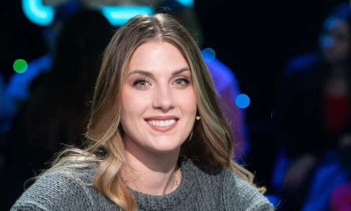 Olga Harlan moving on 9th month of pregnancy