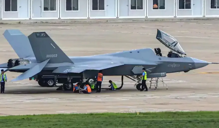 Chinese fighter J-35 with mirror coating