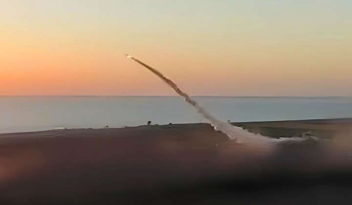 Ракета 'Фламінго' уражає об'єкт ФСБ в Криму