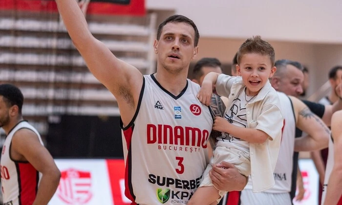 Бобров допомагає клубу виграти в Румунії