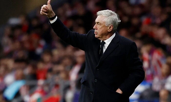 Carlo Ancelotti signs a new contract